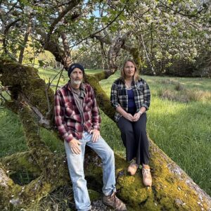 Apple Barner Acoustic - Pistol River Concert